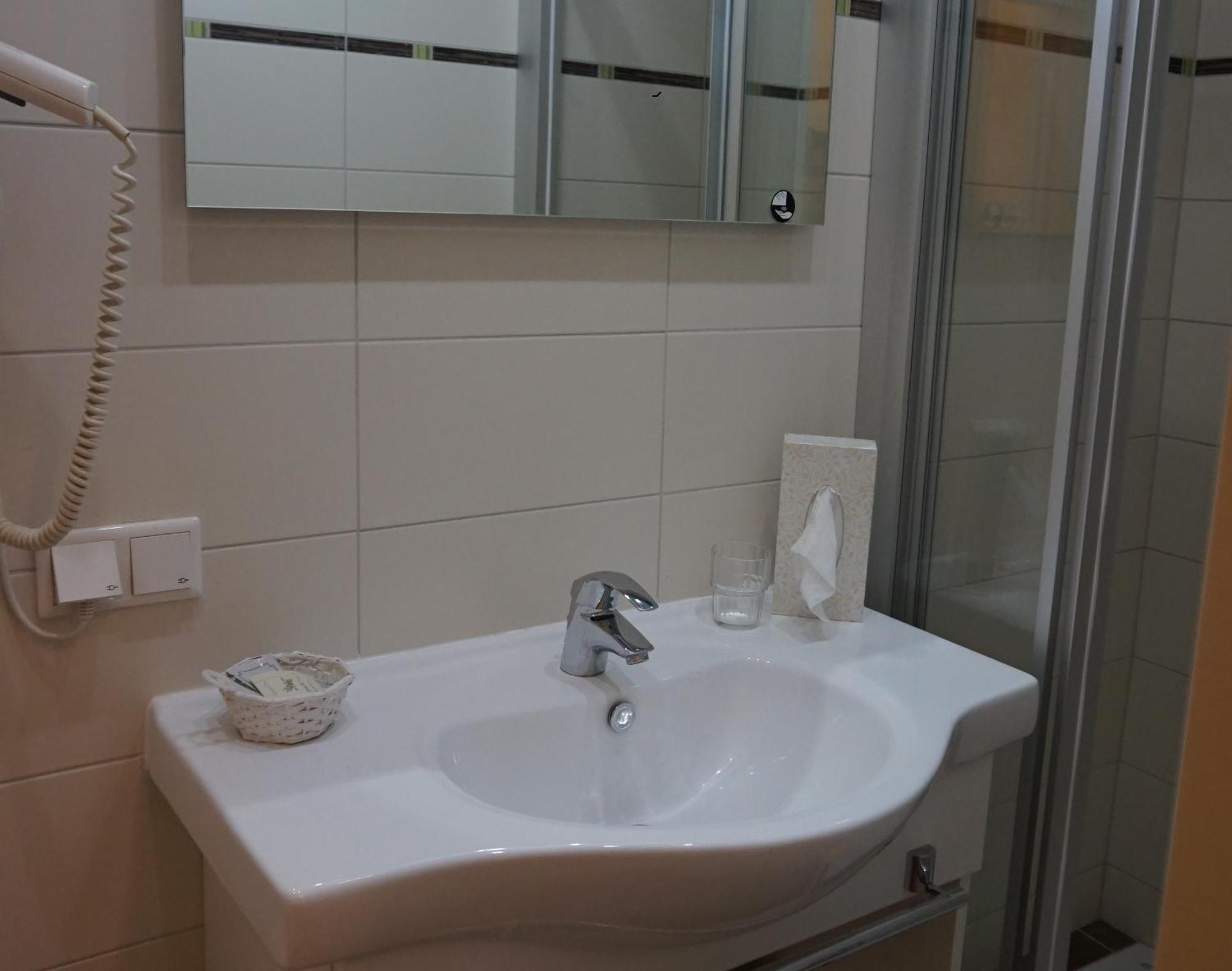 Landhotel Pacher Obervellach Room photo