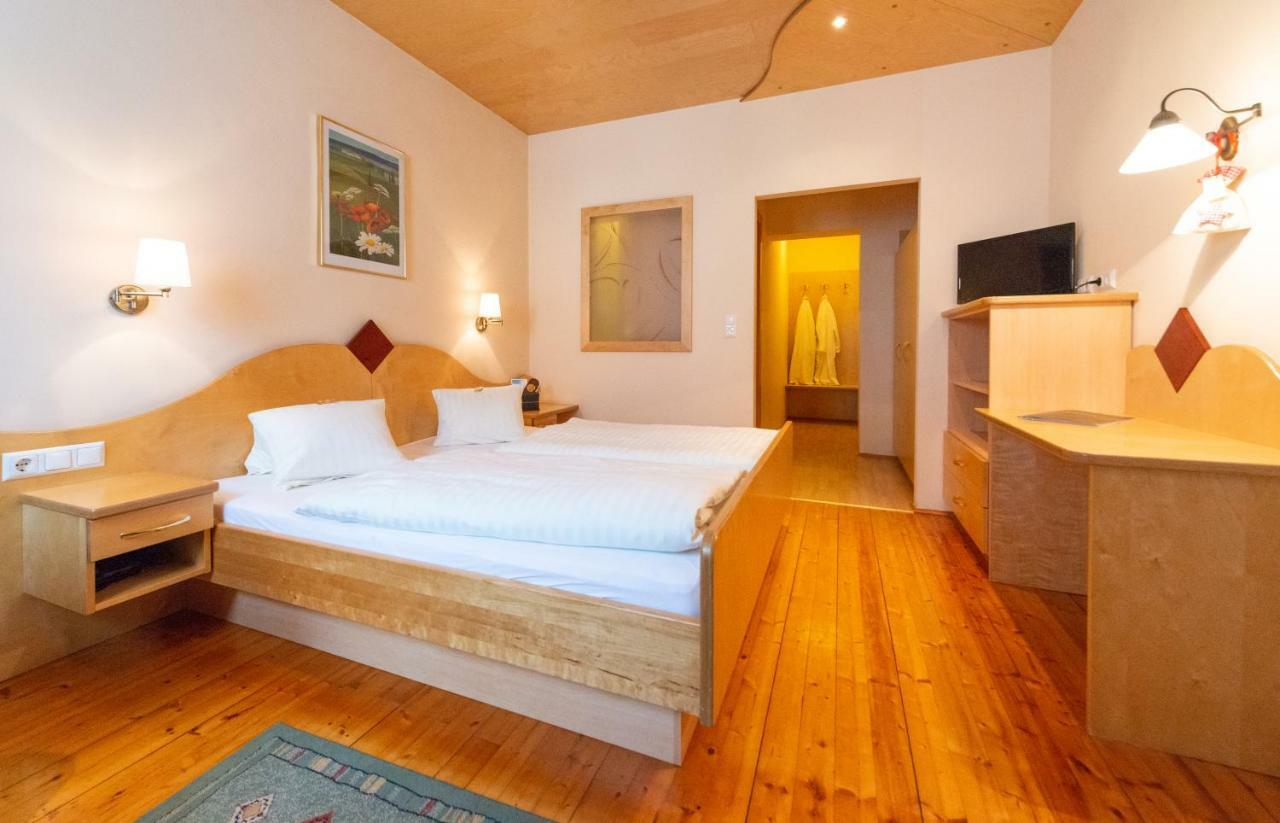 Landhotel Pacher Obervellach Exterior photo